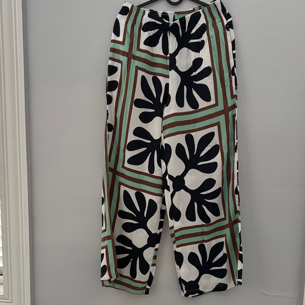 Elegant Black and Green Geometric Women's Wide Leg Pants